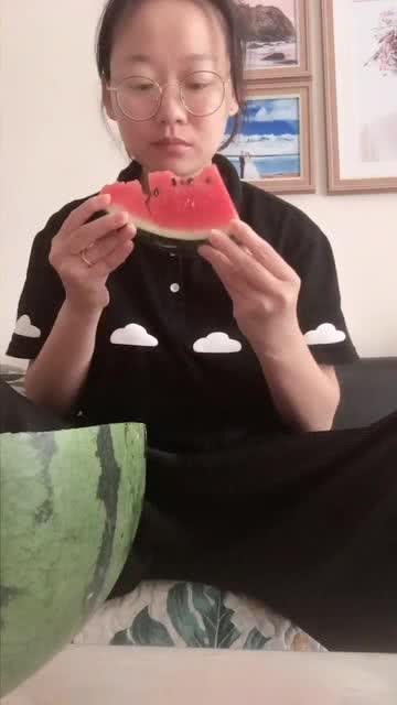 占瓜喂奶可以吃吗,揭秘传统食俗的奥秘与适宜性